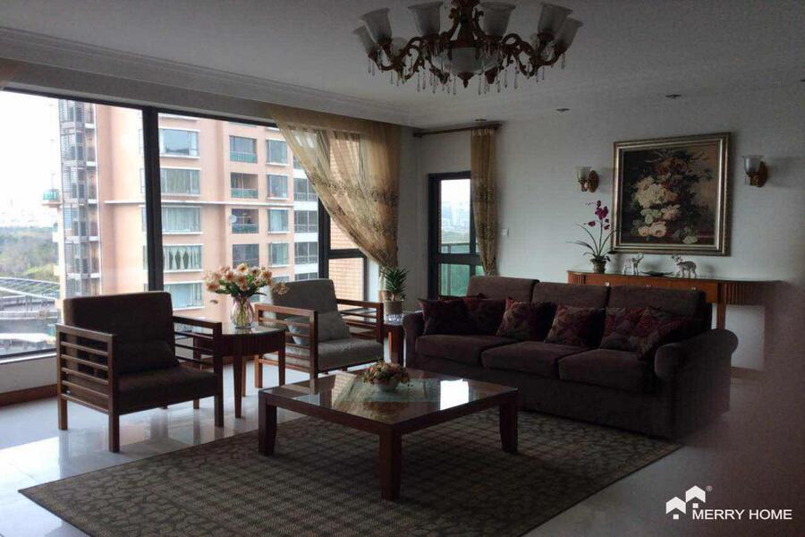 Fabulous apt with central air-con and great view