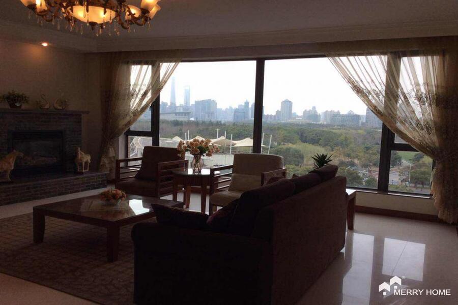 Fabulous apt with central air-con and great view