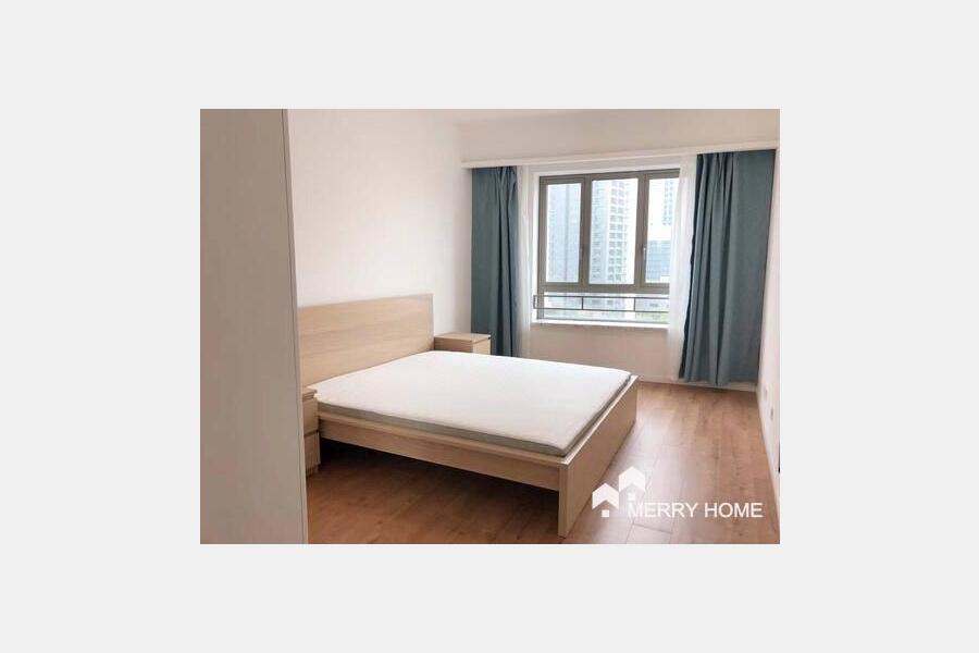 Rent 3br apartment in Jing An Four Seasons