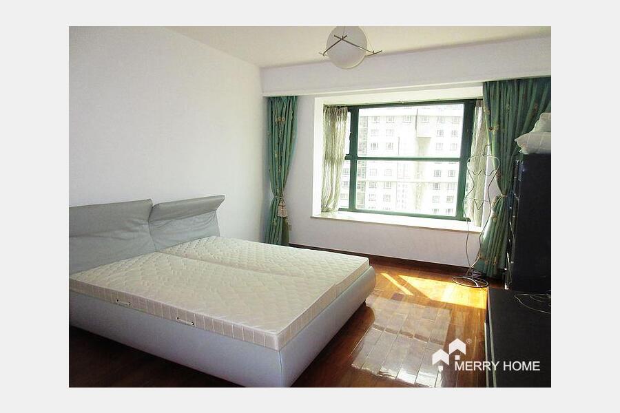 Nice 4br with river view yanlord garden lujiazui