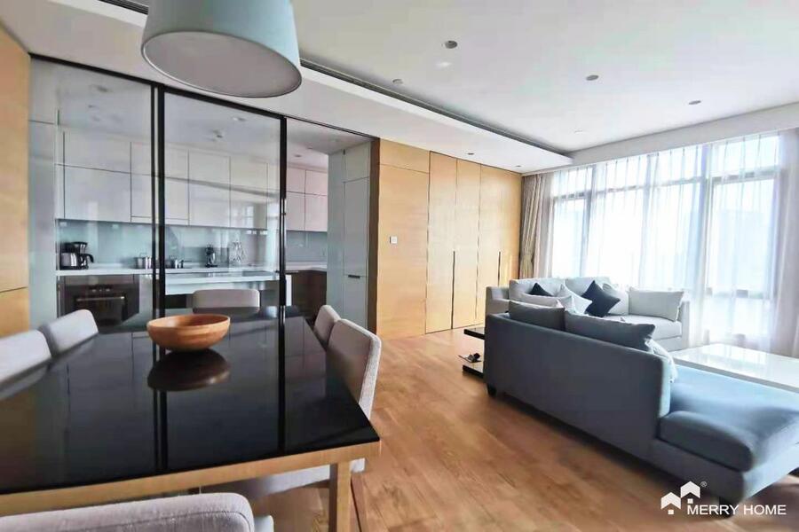 Times Square serviced apartment rental high floor