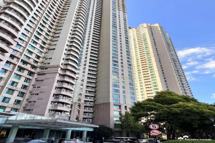Shimao Riviera Garden 60th Floor Big Flat For Sale