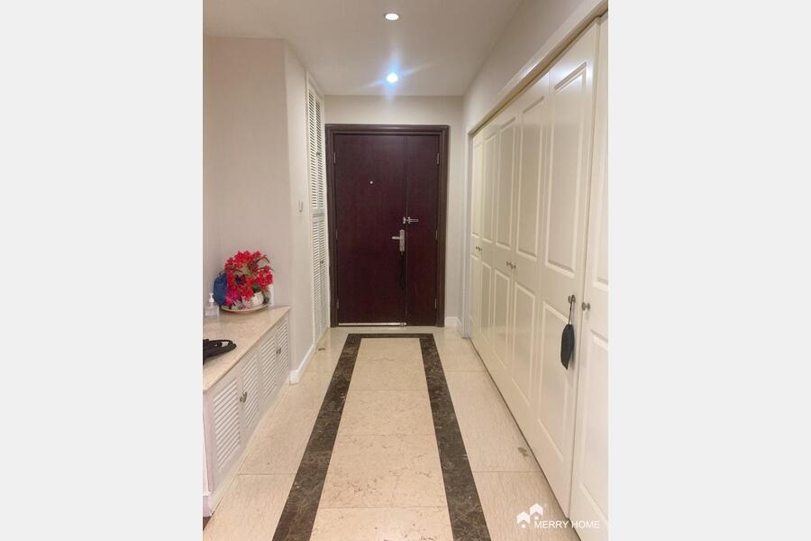 Big Flat for sale 4 Brs in Green Court