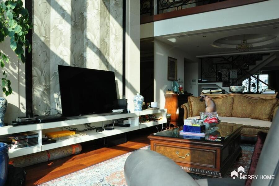 penthouse with large terrace for sale in Jingan