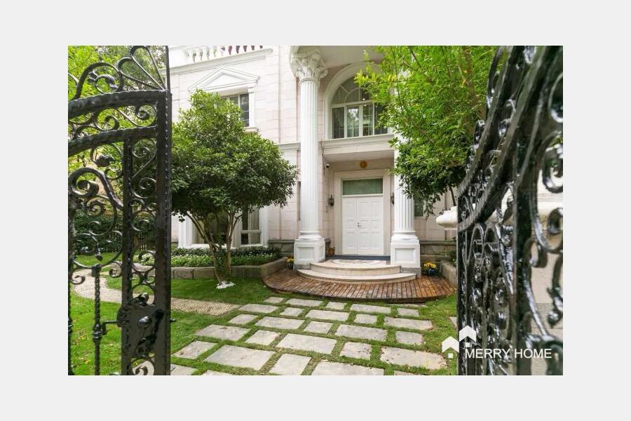Luxury villa @Longdong avenue Pudong