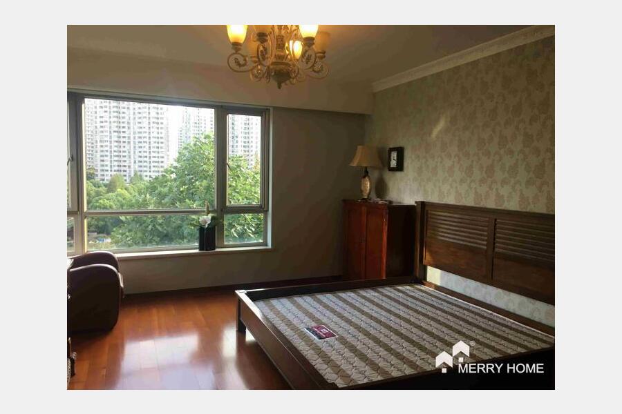 luxury 4br for family in Pudong Yanlord Town