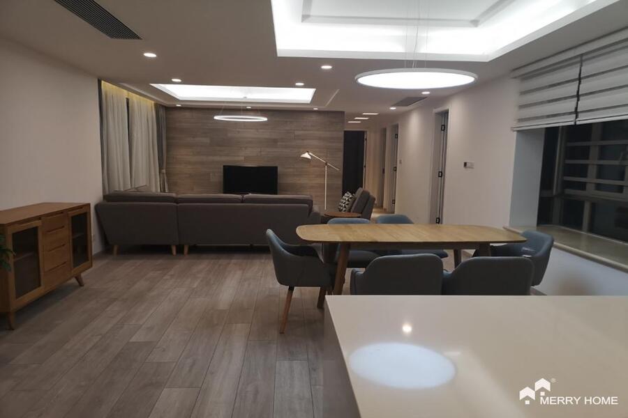 Nanjing Road(W), newly renovated， 4 rooms flat，gym, indoor swimmingpoor, M/L2,12,13