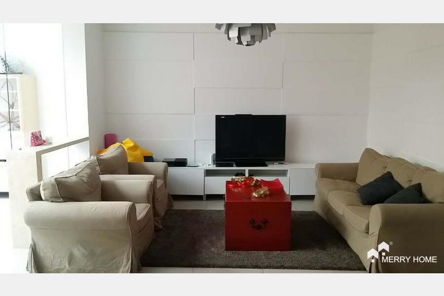 *4bedrooms for rent in Huacao town, light color.