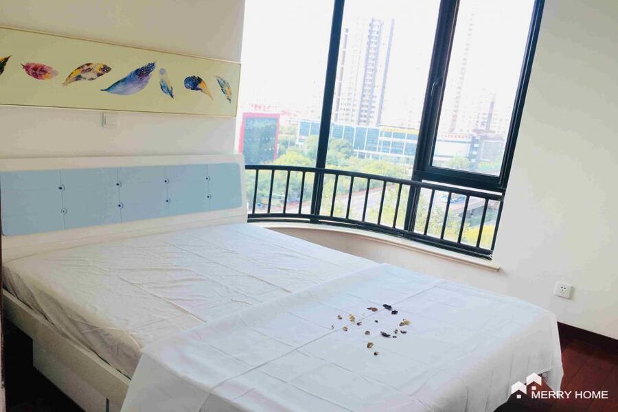 simple 3br 2bath flat in shanghai green town pudong area