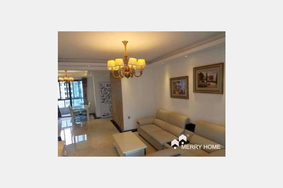 3br at low price for rent in pudong century park