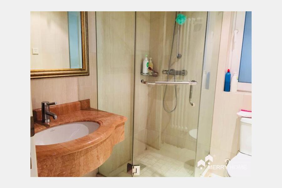 renovated 2br rent in Lujiazui Pudong