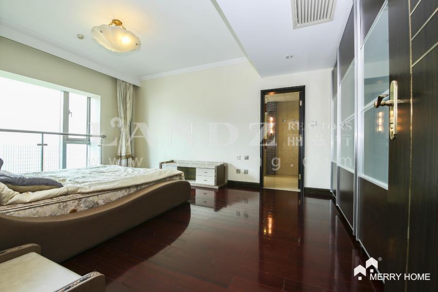 rent a Bright 3brs apartment in shimao riviera garden shanghai