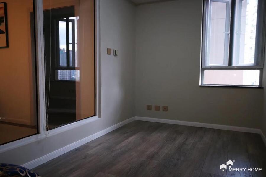 Newly renovated,floor heating, 3 brs in Lujiazui Area