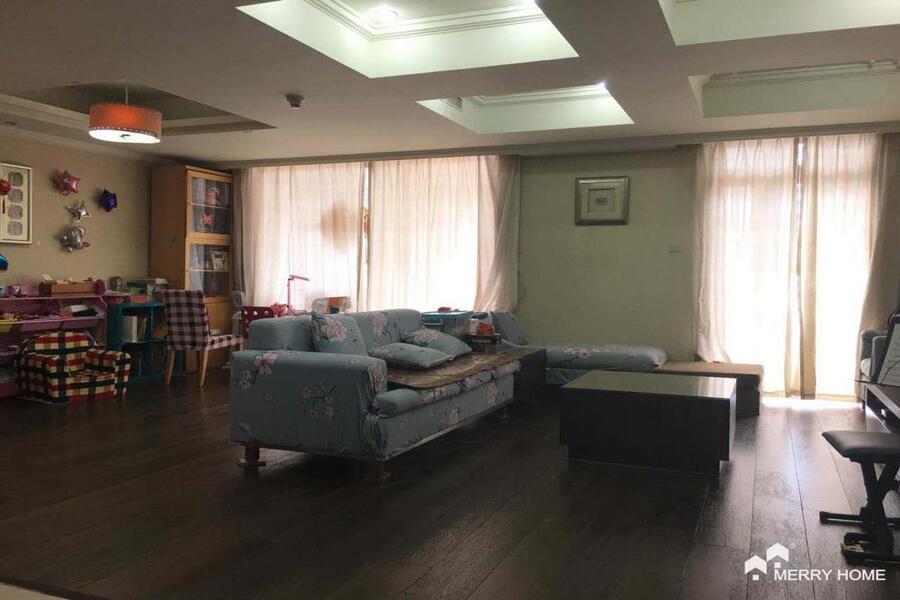 Superb Location，3brs in Ruiyuan Waterfront，walking distance to IFC,Jinmao,Shanghai Center