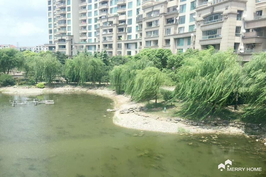 Villa with heating and filter for rent at Shimao Lakeside Garden
