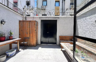 Free standing lane house on West Nanjing rd for sale