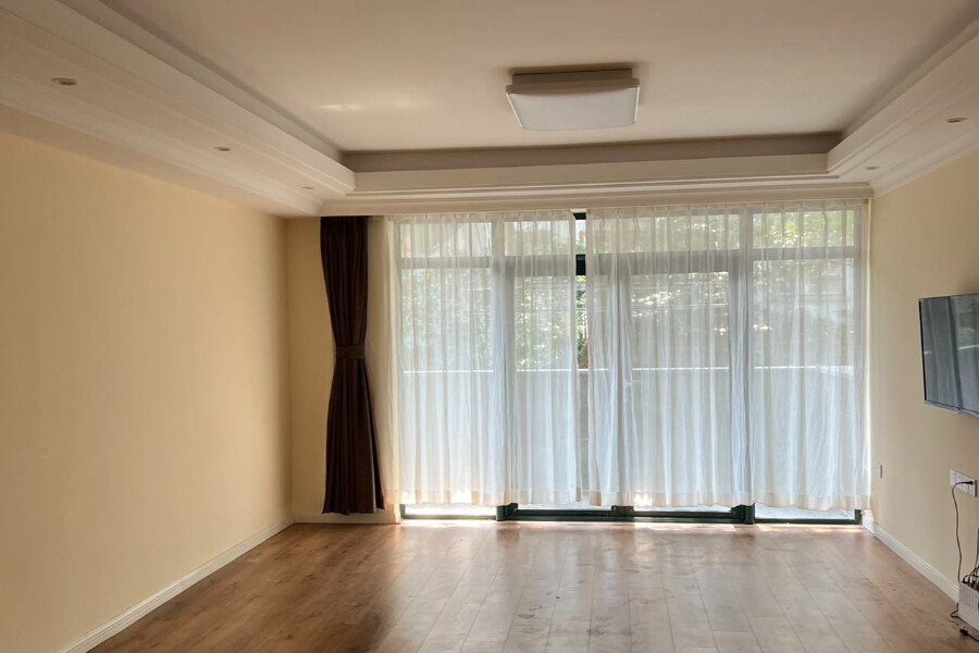 Classic 3 bed old apartment @ Huaihai Middle Road