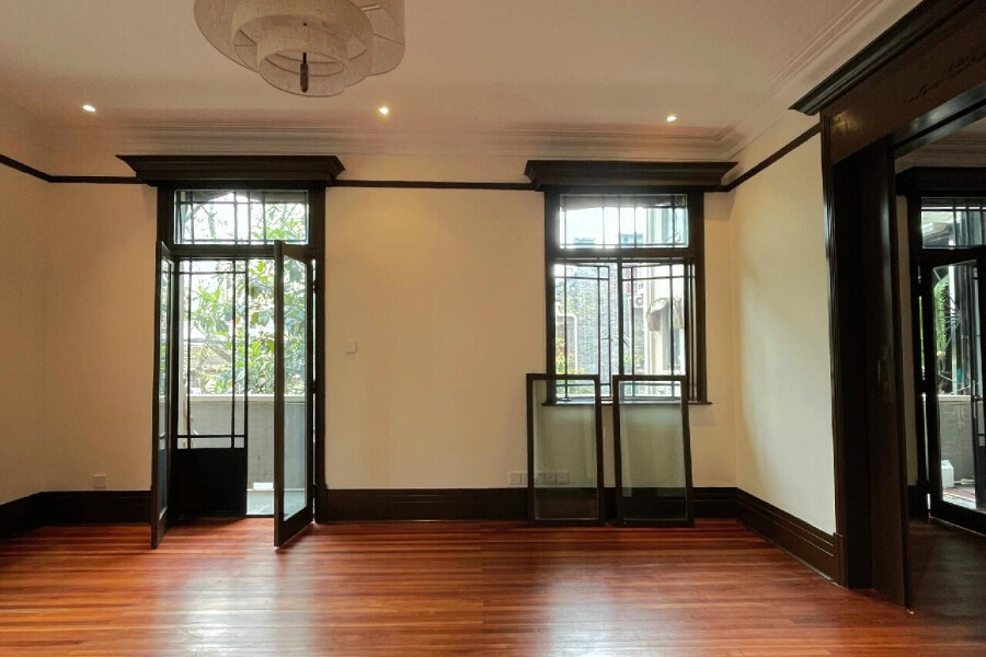 Classic old apt 3 brs@Jianguo West Road