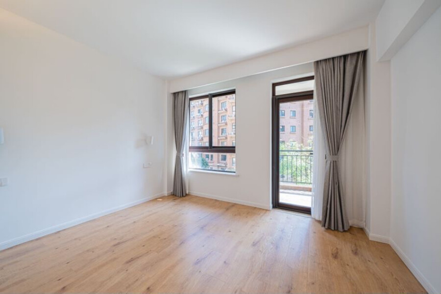 Big Flat with Terrace for rent
