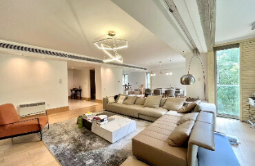 4Brs big apartment rent in 1 Xin Hua Road